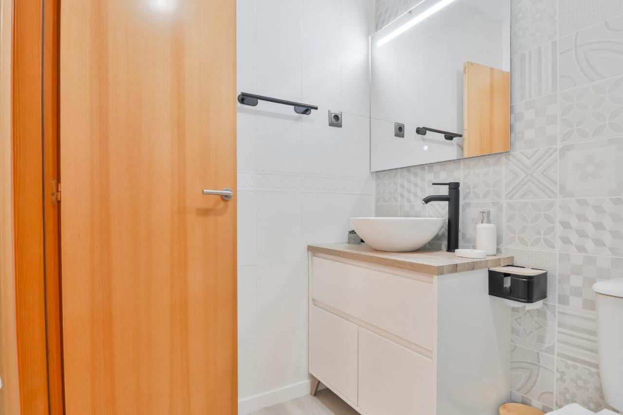 C14 - Nice Studio Close To Historical Center マラガ エクステリア 写真